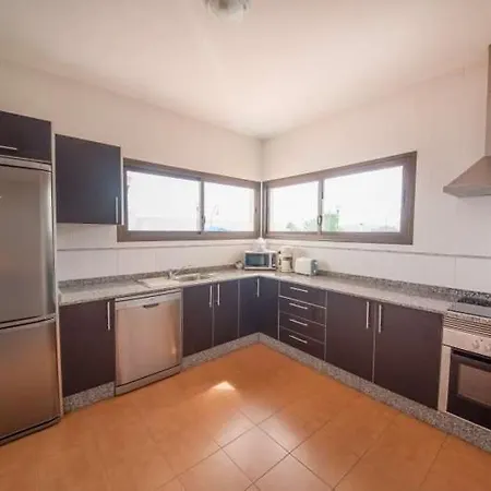 Διαμέρισμα Playa Blanca Sleeps 6 Pool Wifi