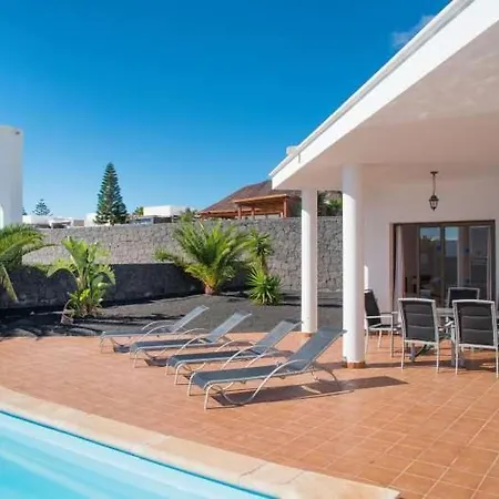 Διαμέρισμα Playa Blanca Sleeps 6 Pool Wifi